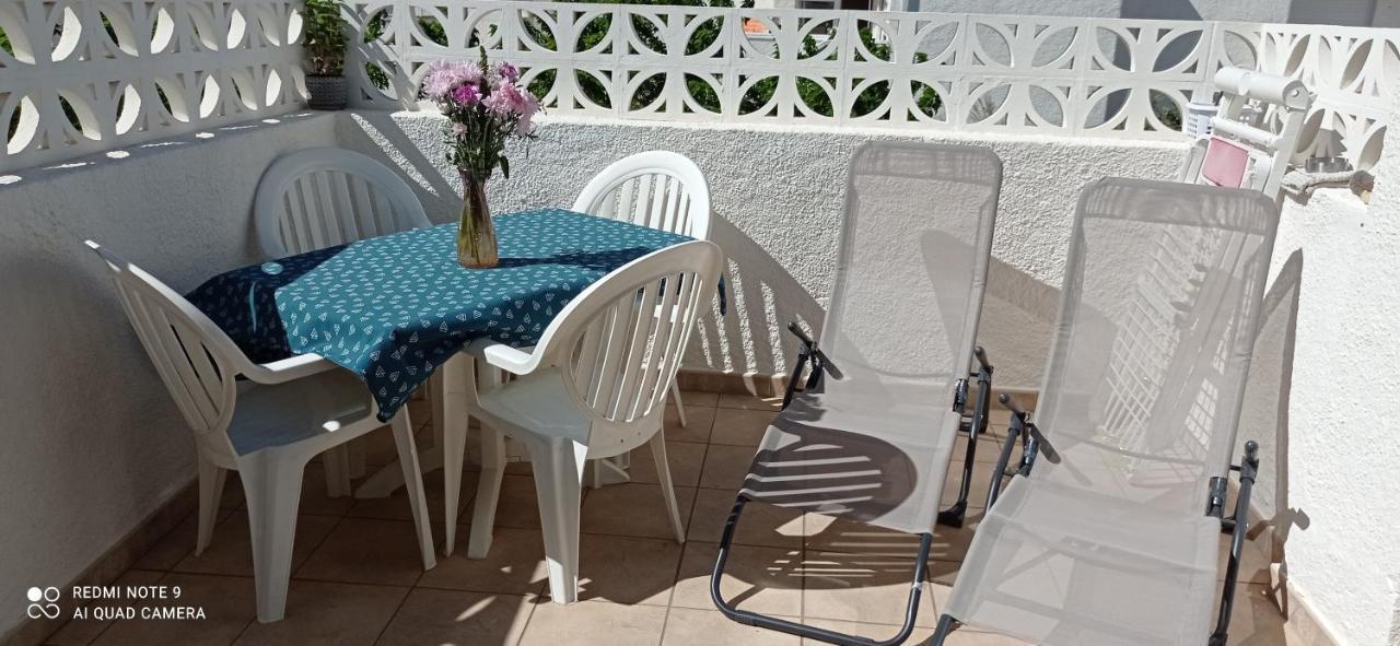 2 Pieces Avec Terrasse En Bord De Leucate